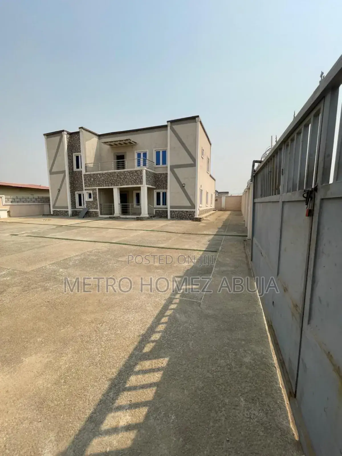 4bdrm Duplex in Lugbe District for sale