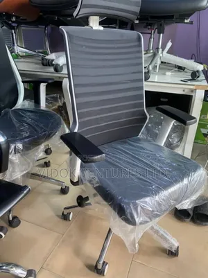 Swivel Office Chair With High Quality Foreign Leather