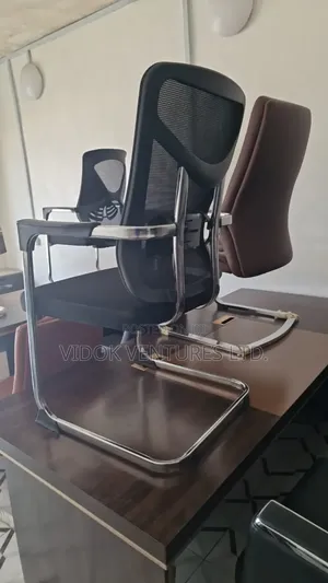 Office Chair for Visitors (Arms).