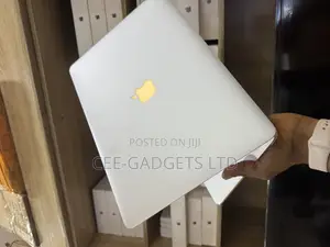 Laptop Apple MacBook Pro 2015 16GB Intel Core I7 SSD 256GB