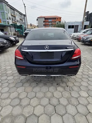 Mercedes-Benz E300 2019 Blue