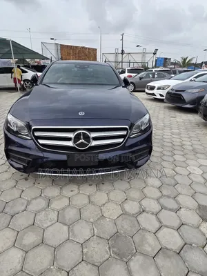 Mercedes-Benz E300 2019 Blue
