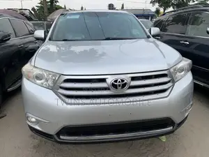 Toyota Highlander Limited 3.5l 4WD 2013 Silver
