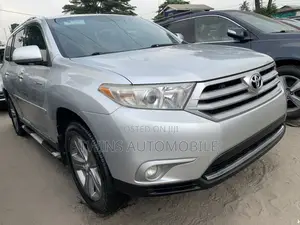 Toyota Highlander Limited 3.5l 4WD 2013 Silver