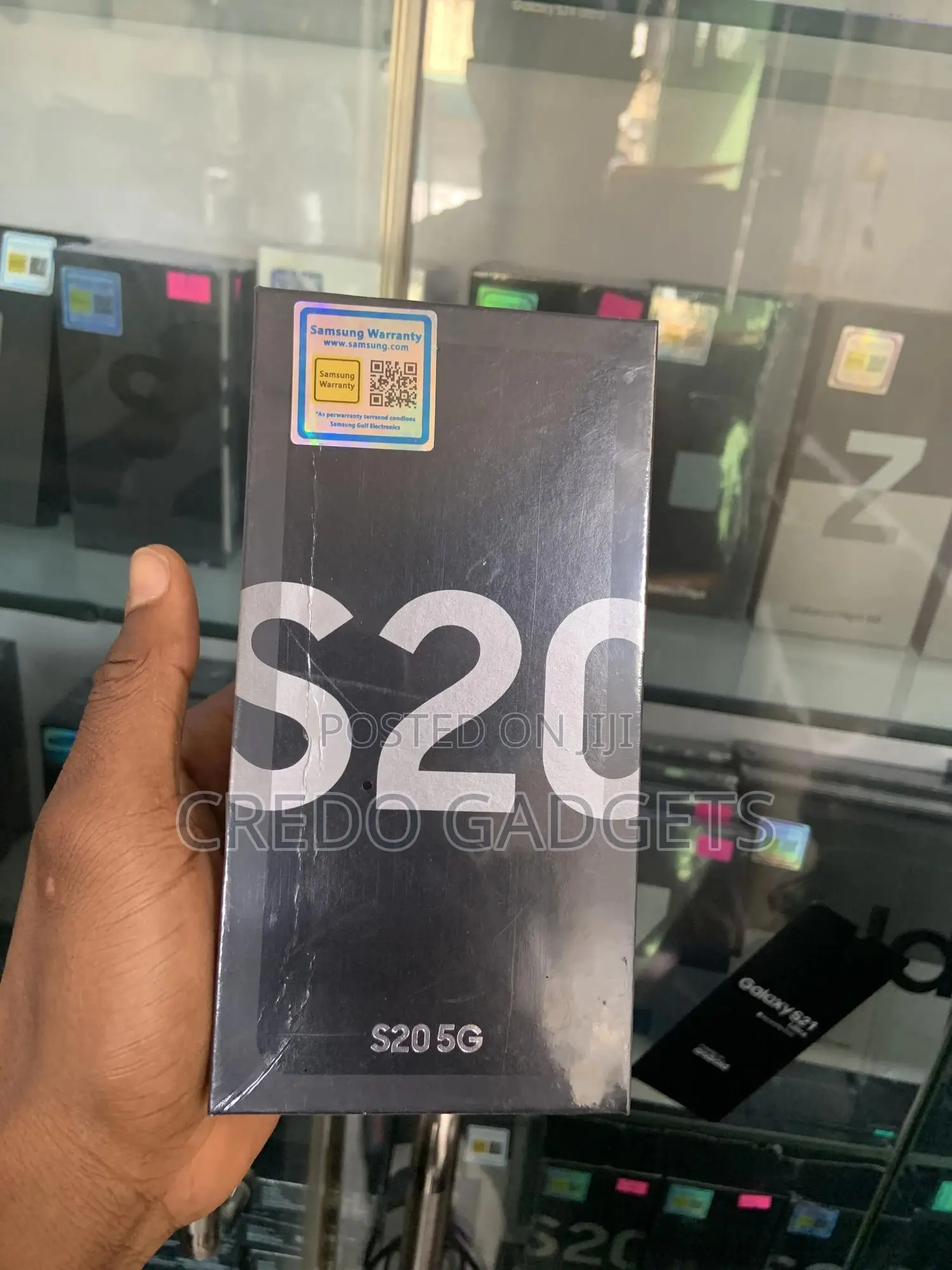 New Samsung Galaxy S20 128 GB Gray