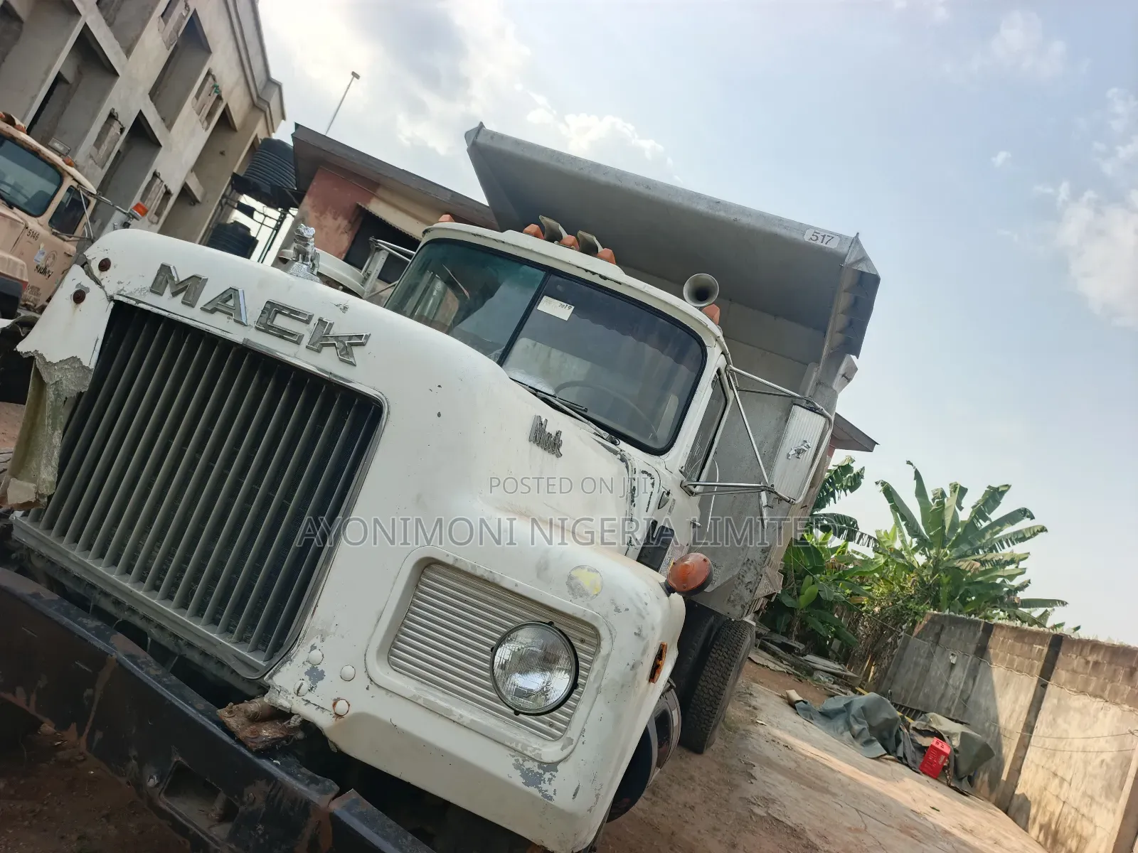 Mark R. Model 12 Valve Tipper