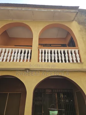 3bdrm Block of Flats in Aduba Estate for rent