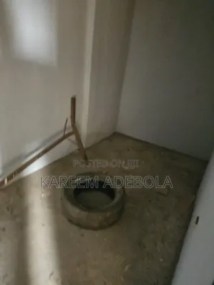 3bdrm Block of Flats in Aduba Estate for rent