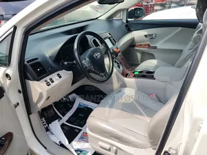 Toyota Venza AWD 2010 White