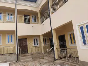 3bdrm Block of Flats in Premier Layout, Enugu for rent