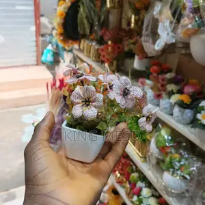 Four Corner Cup Flower Vase
