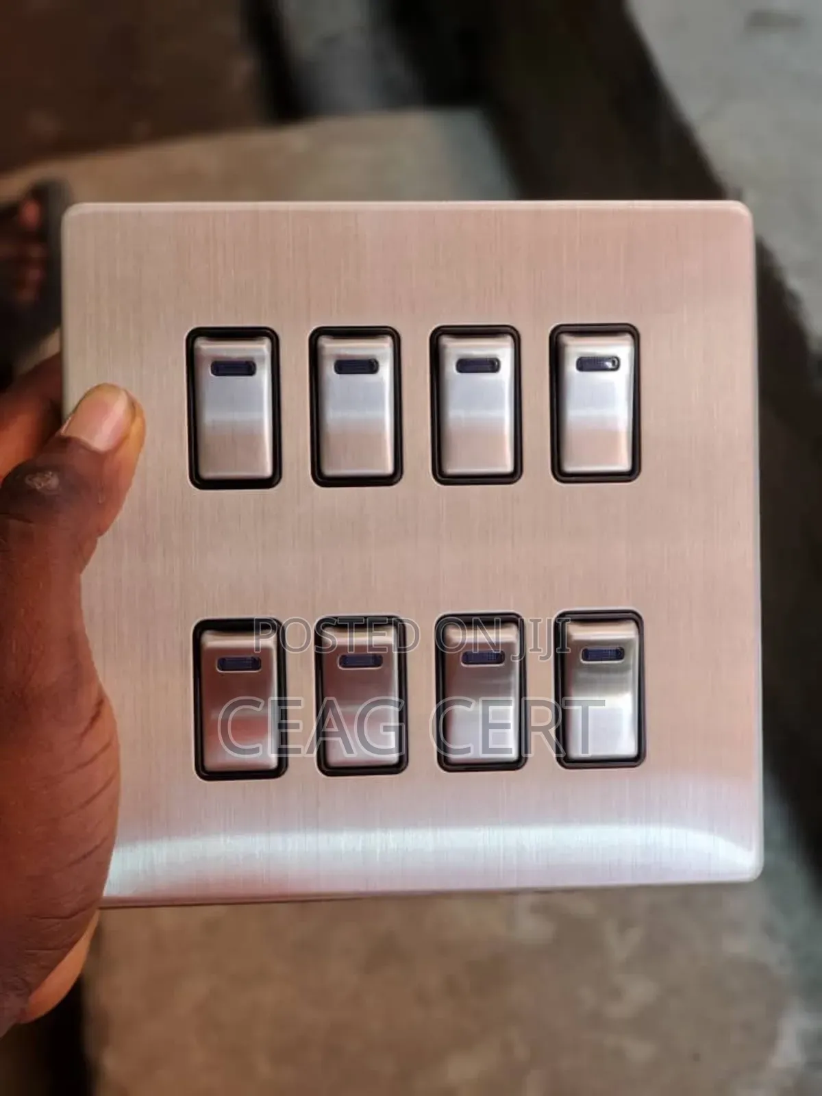 8 Gang Switch