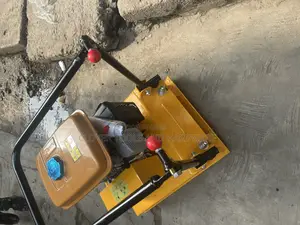 C90 Plate Compactor With a Robin Ey20 Engine.