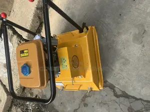 C90 Plate Compactor With a Robin Ey20 Engine.