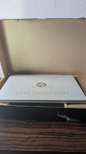 New Laptop HP OmniBook 5 14" 8GB Intel Core Ultra 5 SSD 1T