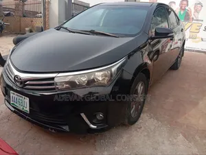 Toyota Corolla LE 4dr Sedan (1.8L 4cyl CVT) 2014 Black