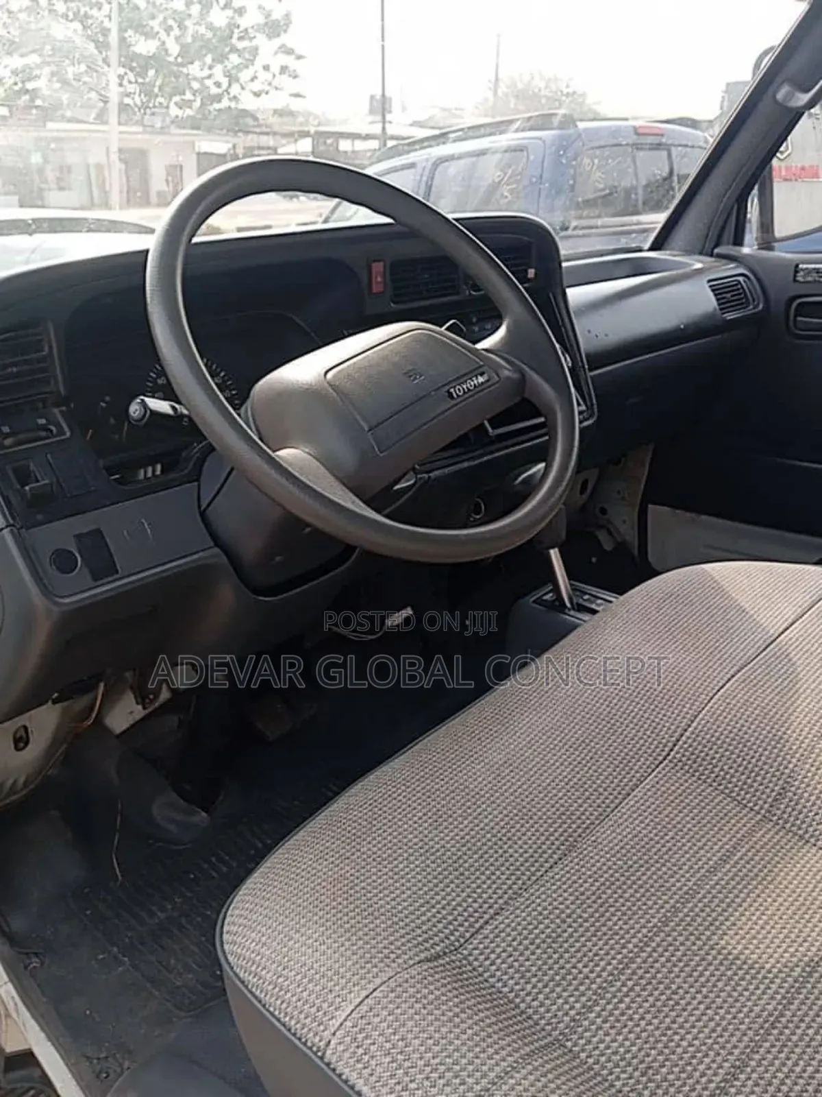 Toyota HiAce 2009 White