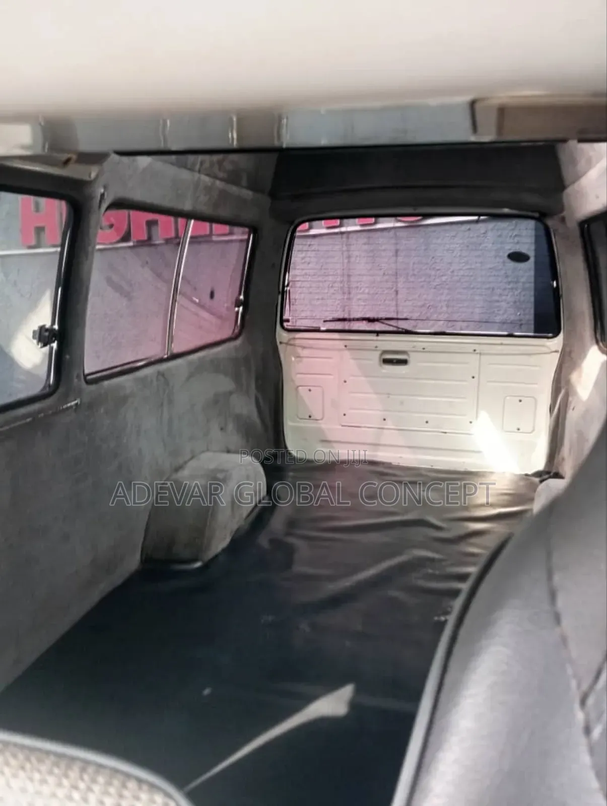 Toyota HiAce 2009 White