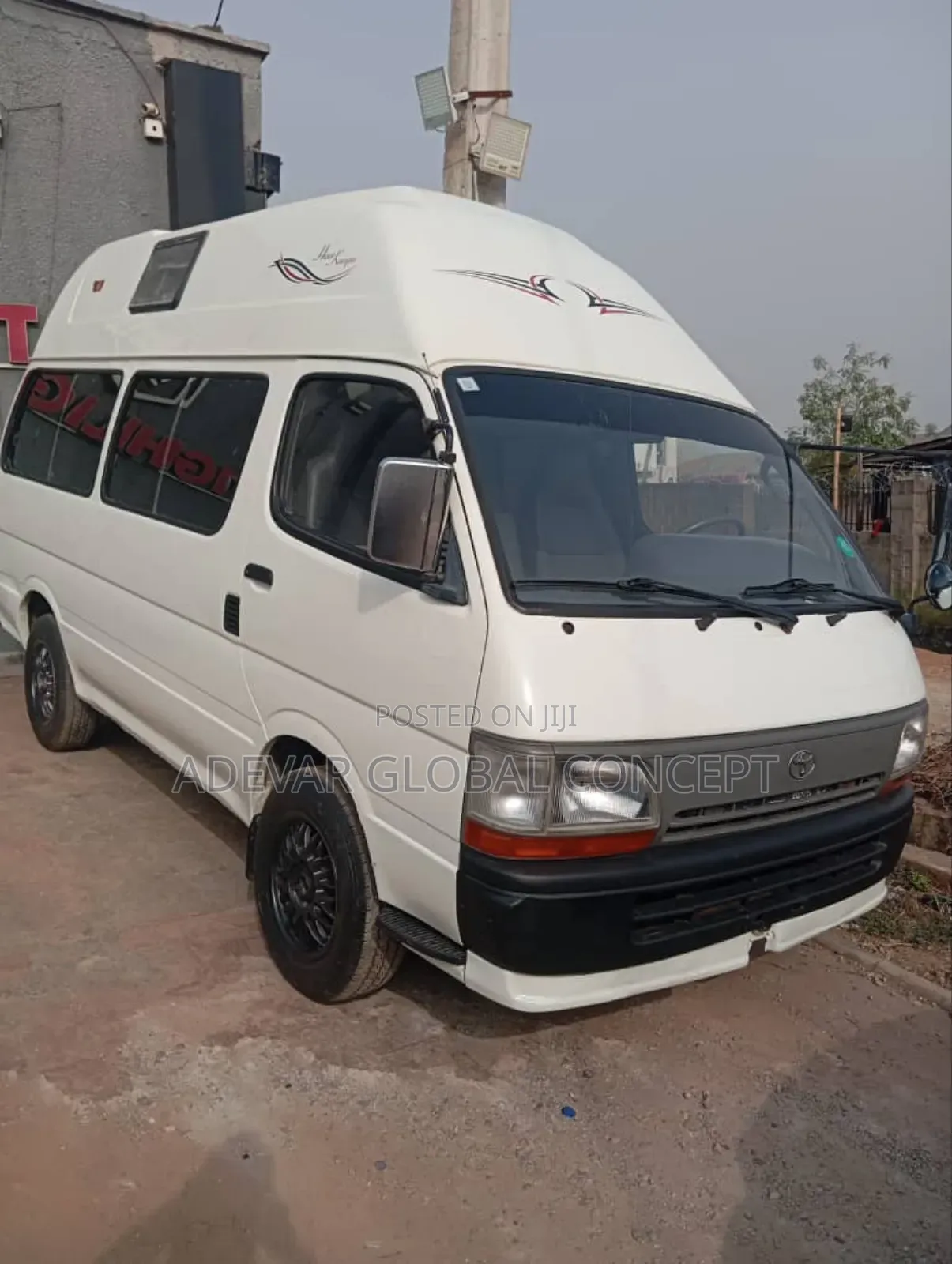 Toyota HiAce 2009 White