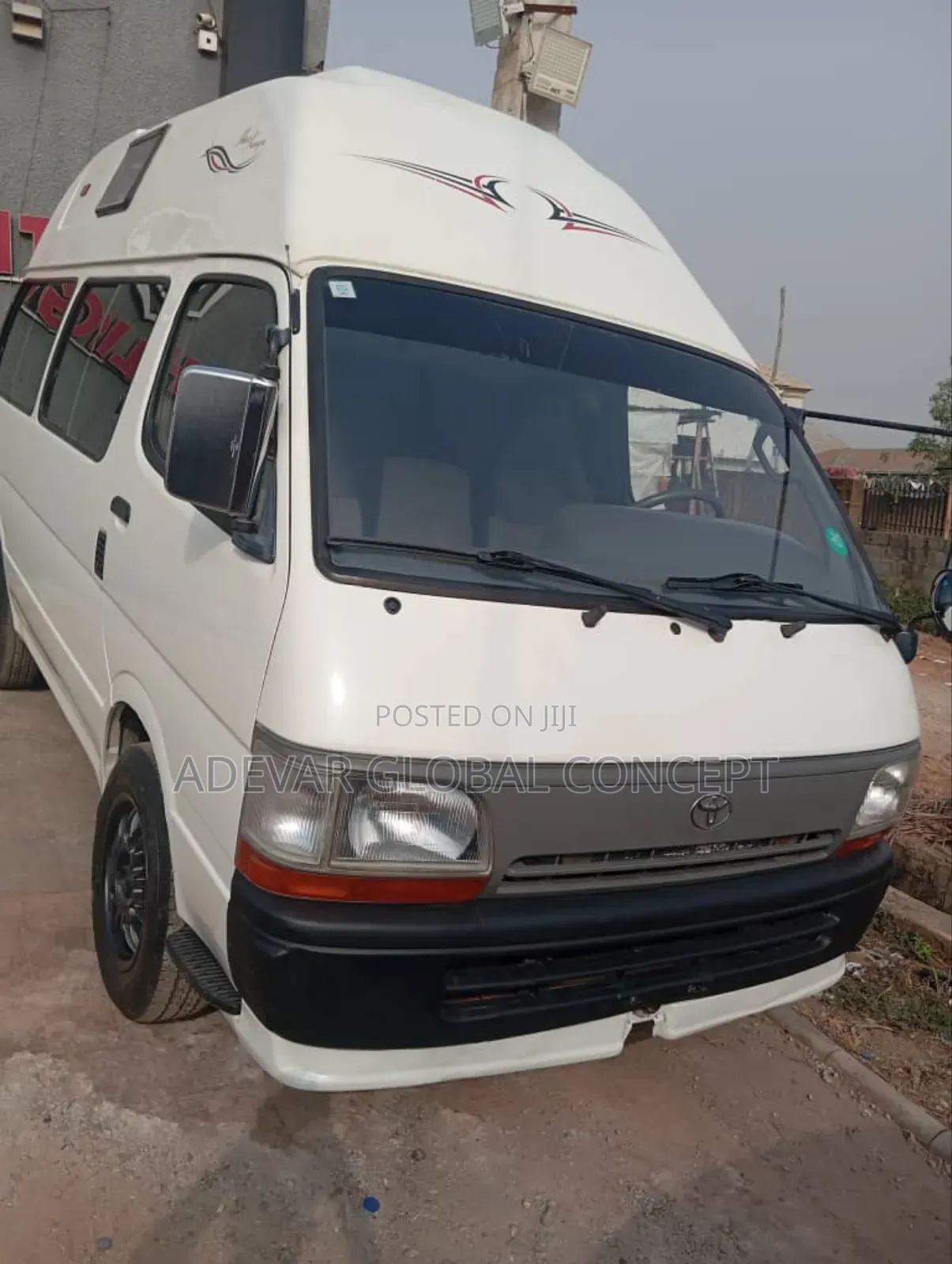 Toyota HiAce 2009 White