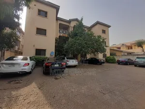 3bdrm Block of Flats in Wuye for rent