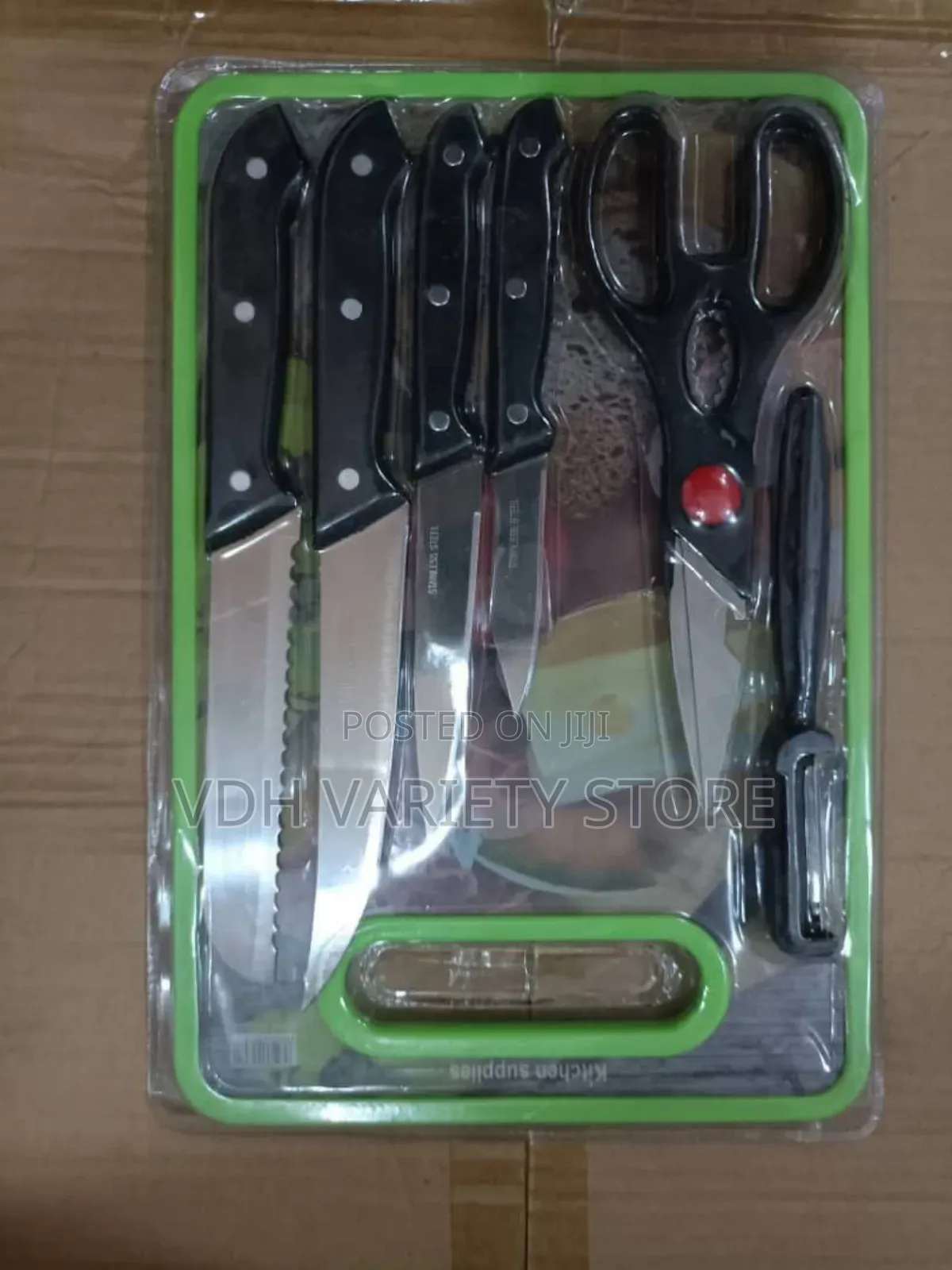 Knife Set With Choppong Board