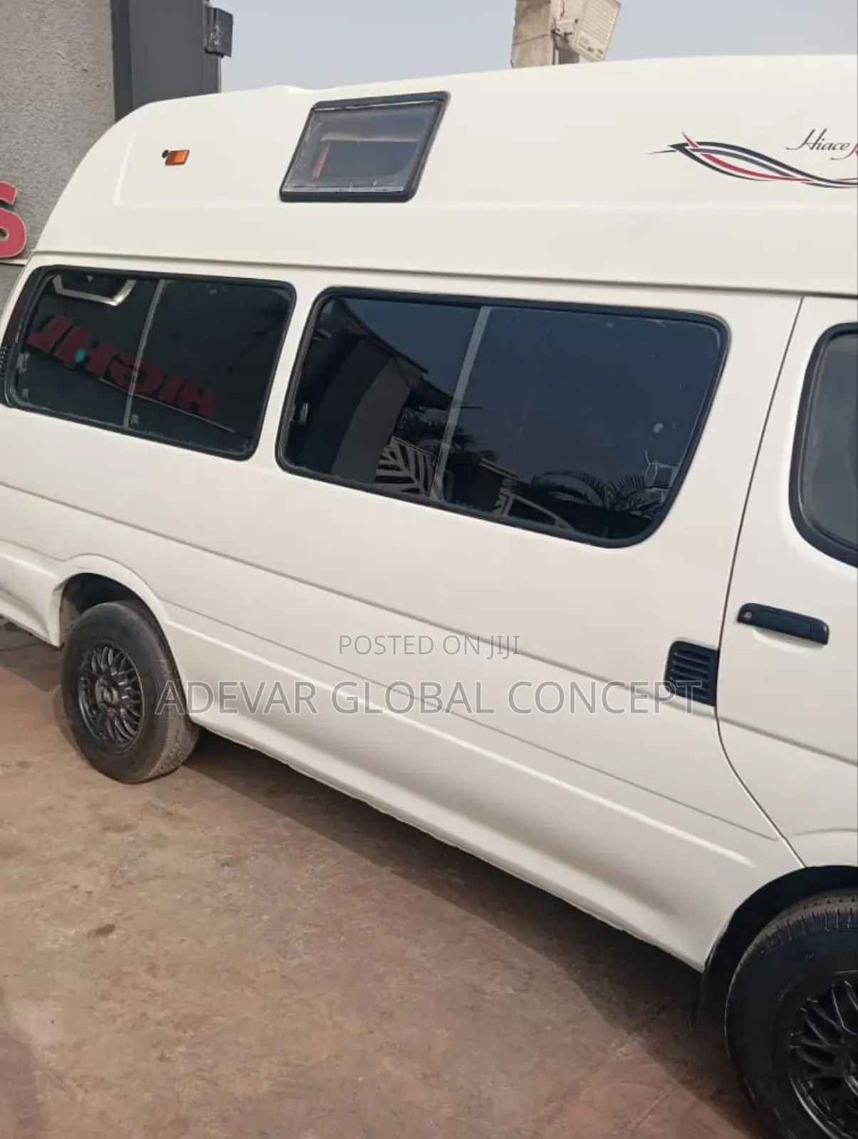 Toyota HiAce 2009 White