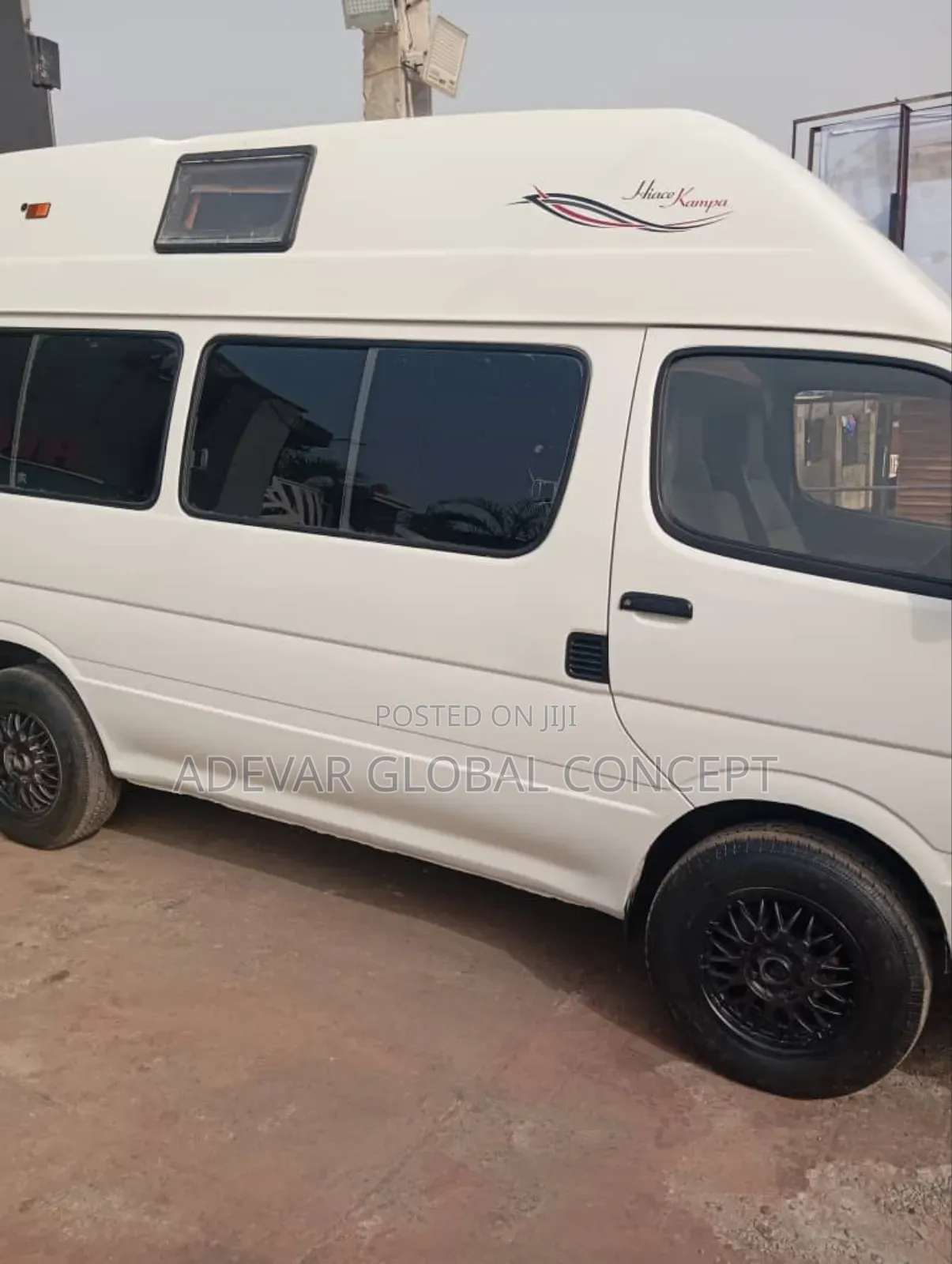 Toyota HiAce 2009 White