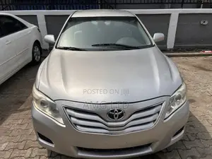 Toyota Camry LE 4dr Sedan (2.5L 4cyl 6A) 2011 Silver