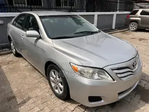 Toyota Camry LE 4dr Sedan (2.5L 4cyl 6A) 2011 Silver
