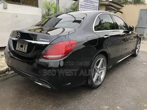 Mercedes-Benz C300 Luxury 4dr AWD 4Matic Sedan (2.0L 4cyl 7A) 2015