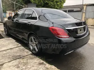 Mercedes-Benz C300 Luxury 4dr AWD 4Matic Sedan (2.0L 4cyl 7A) 2015