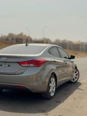 Hyundai Elantra Limited Sedan FWD (1.8L 4cyl 6A) 2013 Gray
