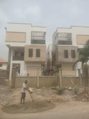 5bdrm House in Omole Gra Ph 1 Ikeja for sale