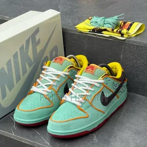 *Nike Sb Dunk Low “Black History Month” Snks*