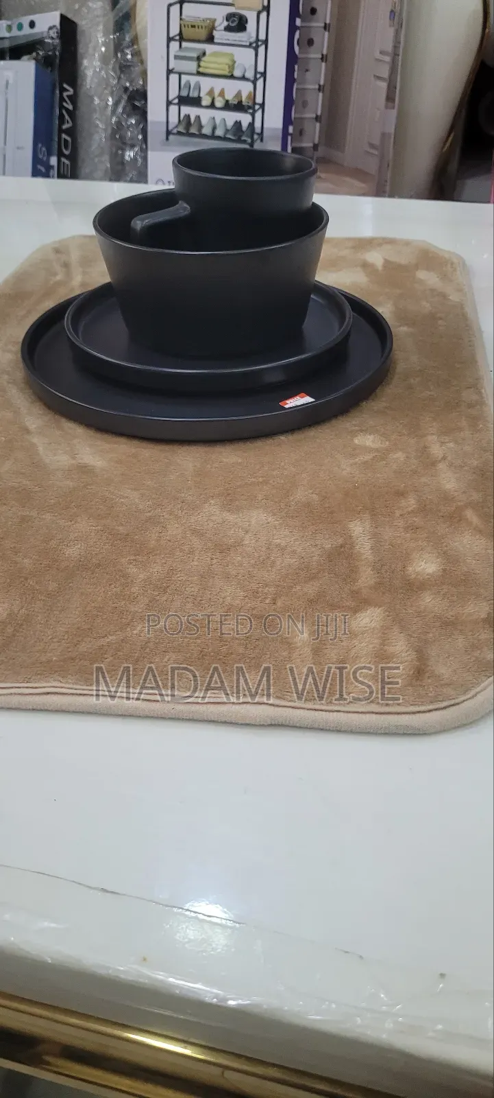 Dinnerware Set . (Stoneware )