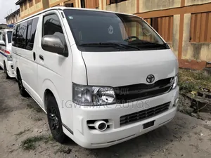 Toyota HiAce 2010 White