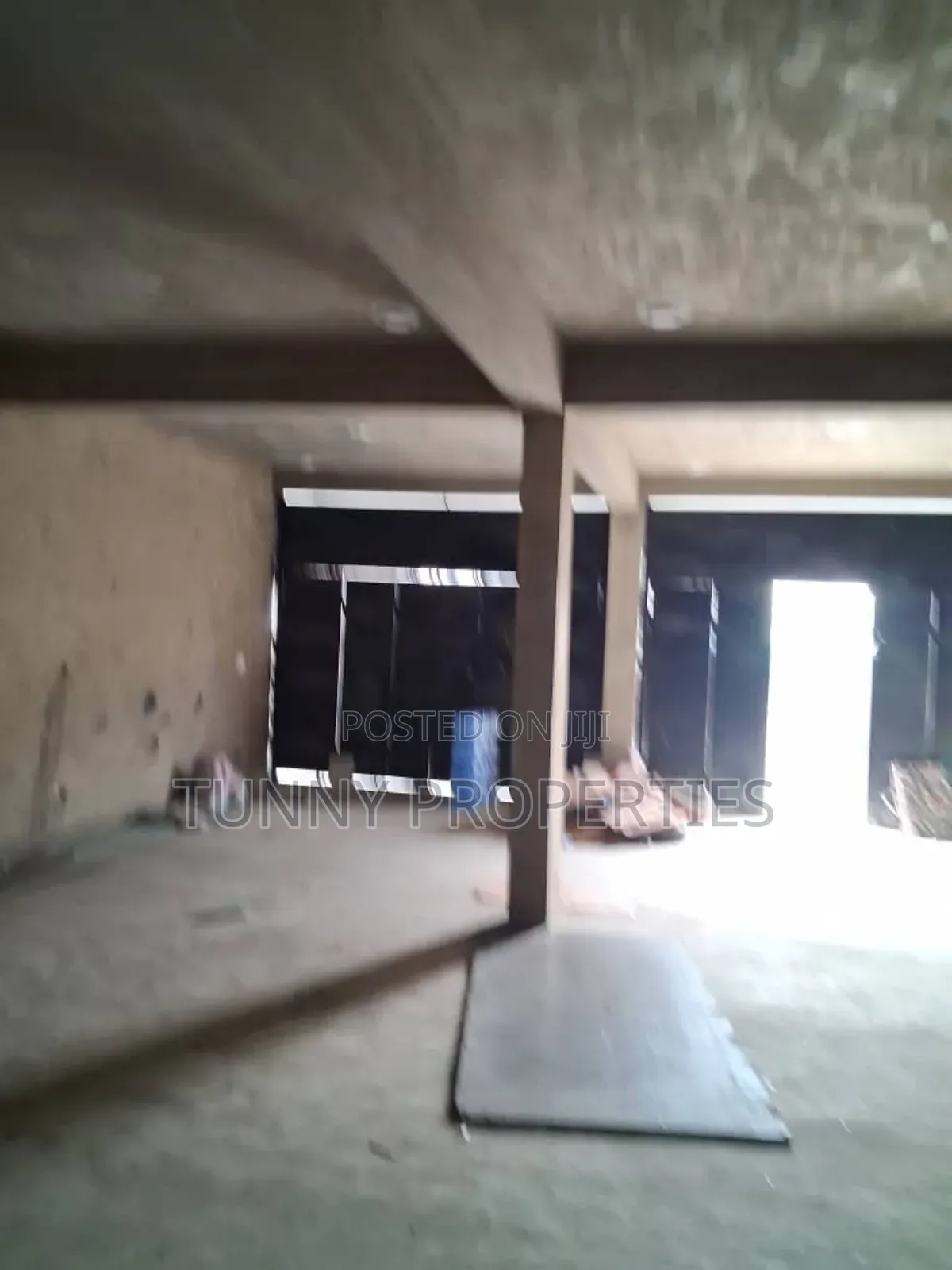 Warehouse to Let