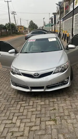 Toyota Camry 2014 Silver