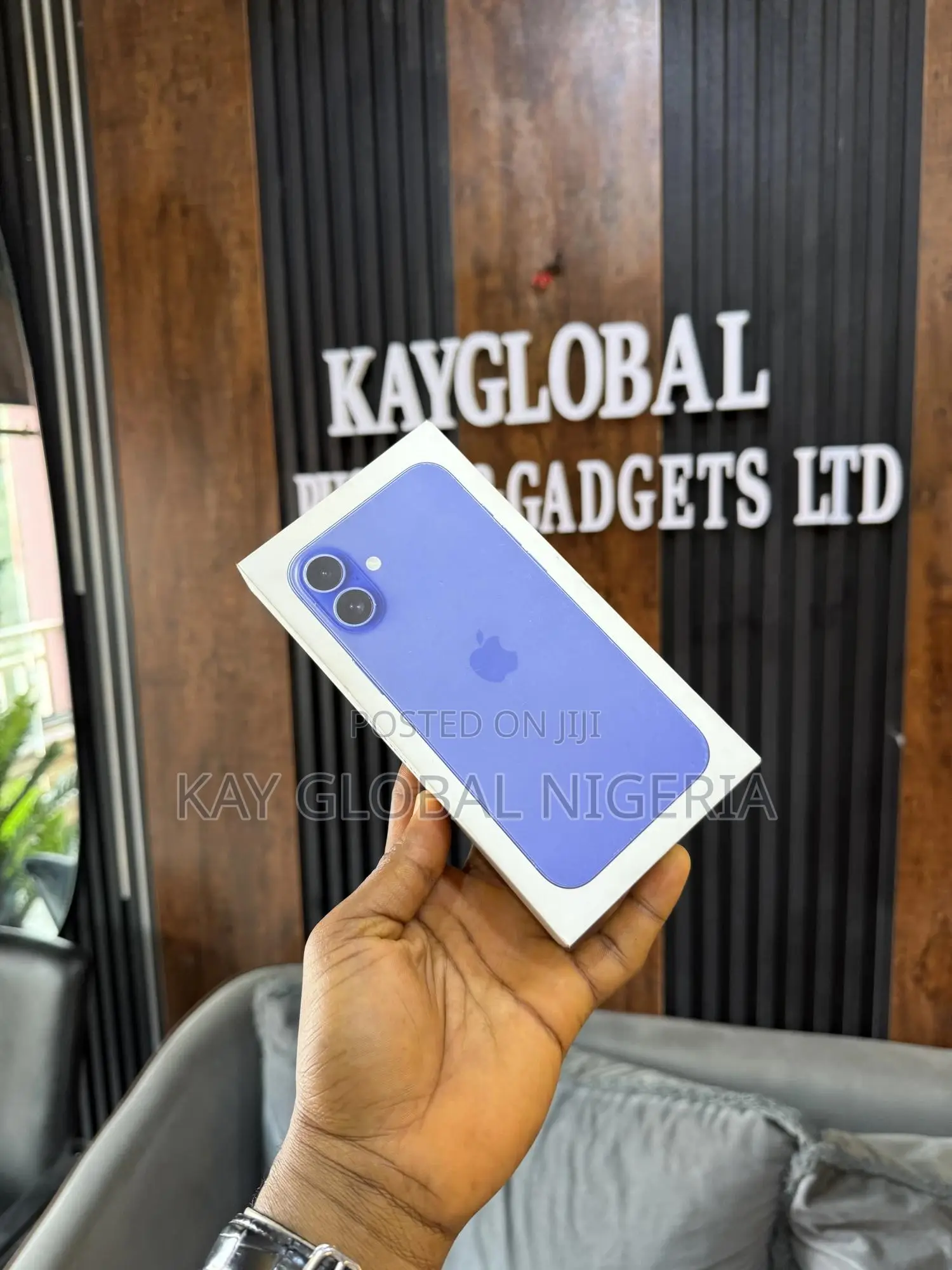 New Apple iPhone 16 Plus 128 GB Blue