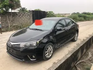 Toyota Corolla 2016 Black