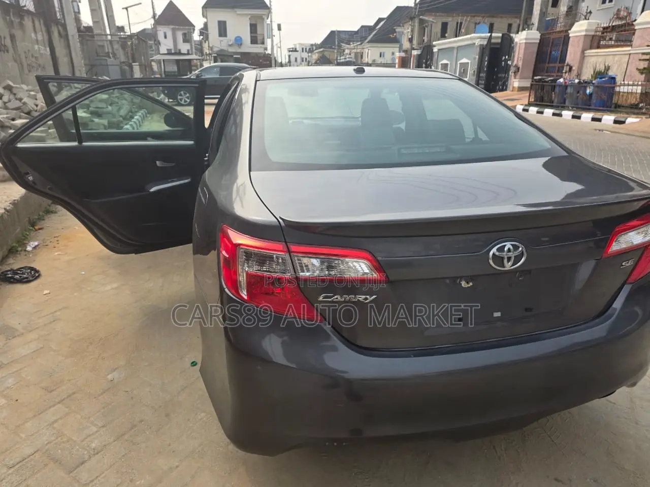 Toyota Camry SE 4dr Sedan (2.5L 4cyl 6A) 2014 Gray