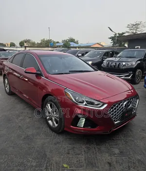 Hyundai Sonata SE 2019 Red