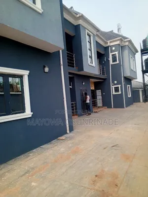 2bdrm Apartment in Ologuneru for rent