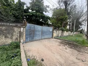 1000 SQM of Land With Demolishable Building