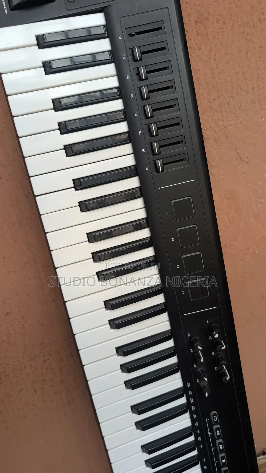 Alesis Qx61 Studio Midi Keyboard