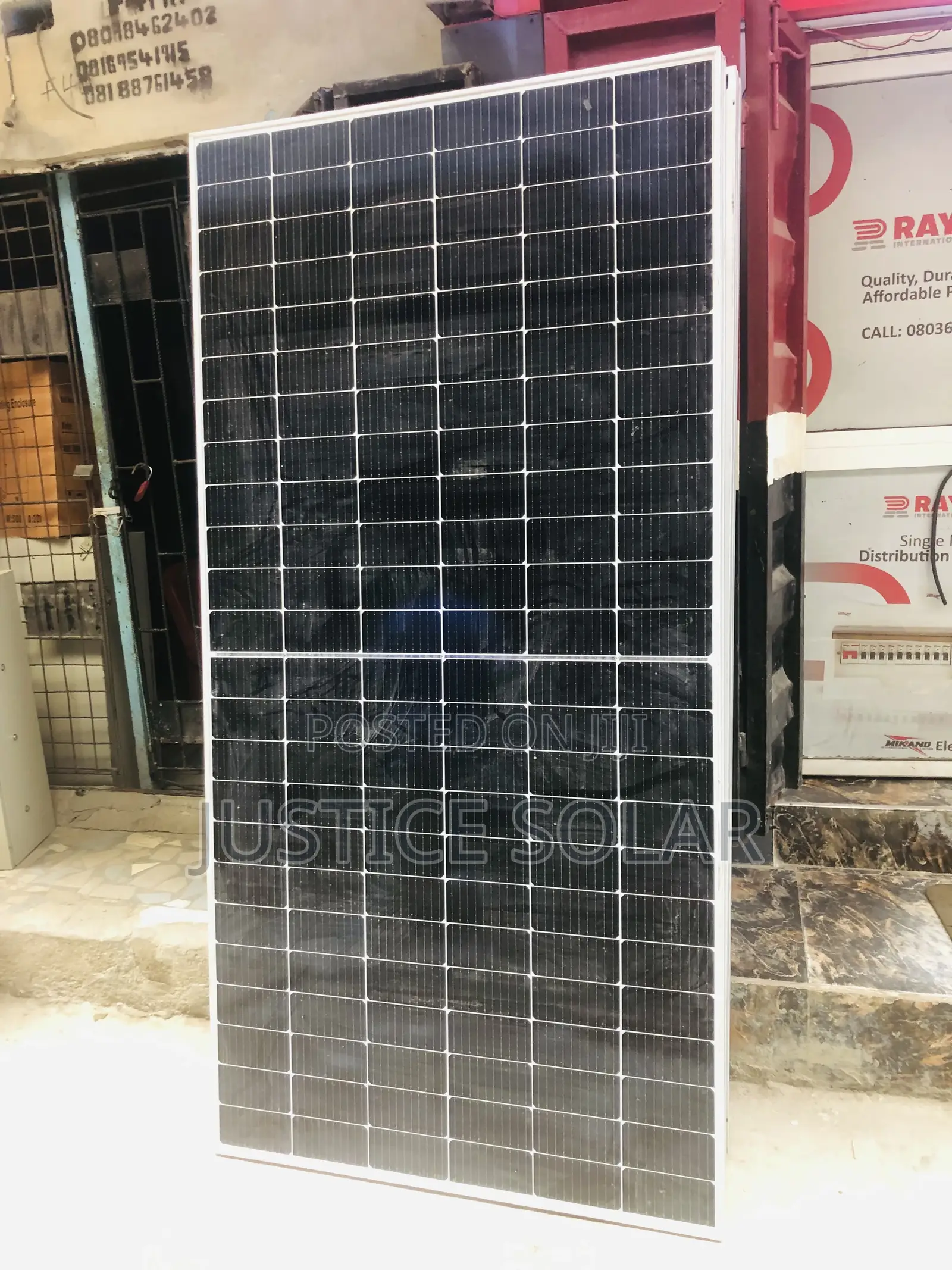 600w Jinko Solar Panel
