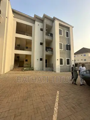 3bdrm Block of Flats in Durumi for sale