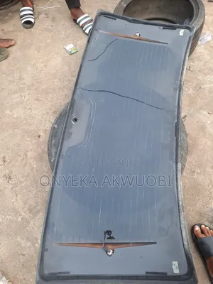 Ford Edge 2010 Boot Glass