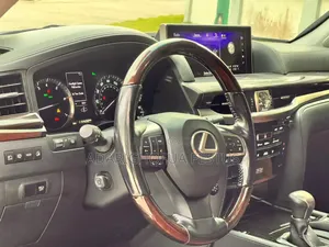 Lexus LX 2017 White